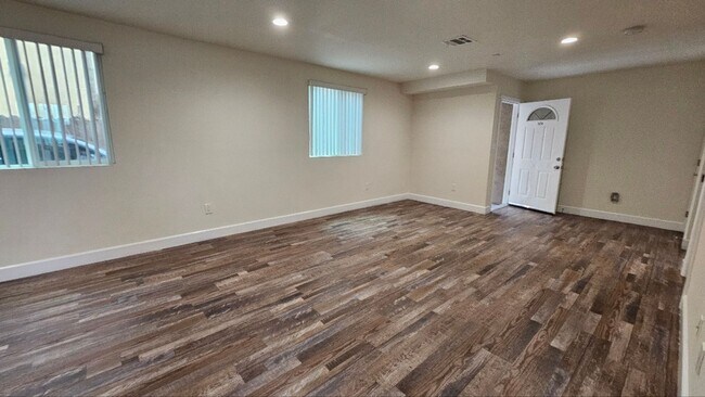 Building Photo - 23(1456,1458)