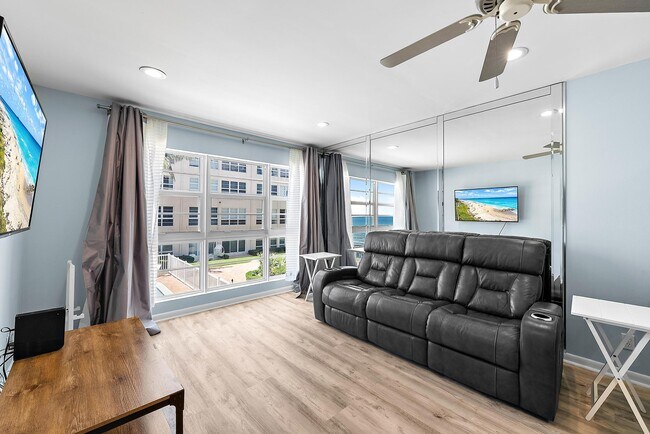 Building Photo - 3851 N Ocean Blvd