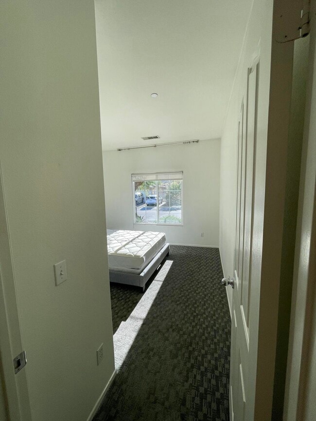 Building Photo - 1122 Oro Ridge