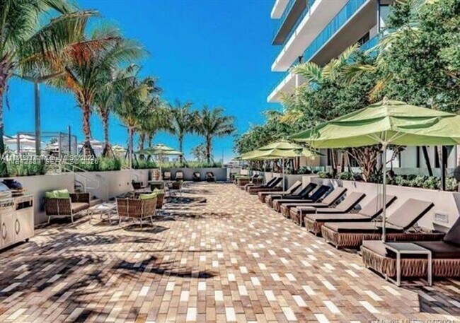 Building Photo - 2960 NE 207th St