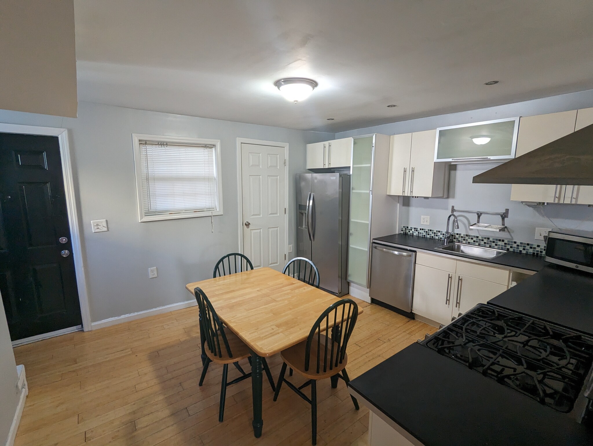 Kitchen - 1824 Fox Way