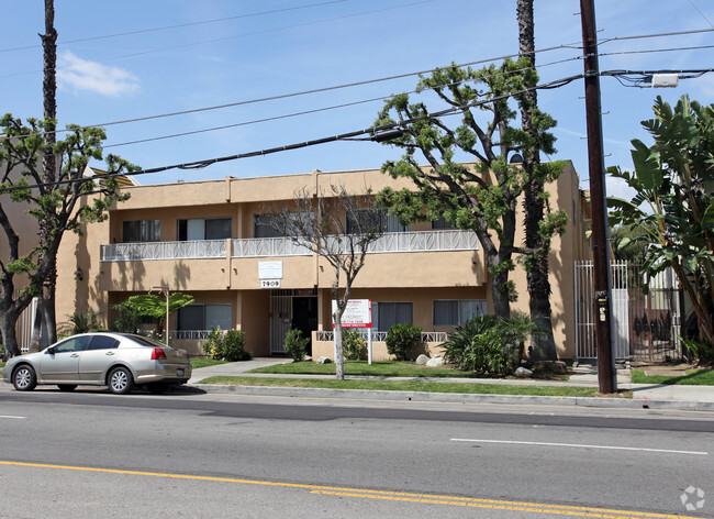 Building Photo - 7909 Reseda Blvd