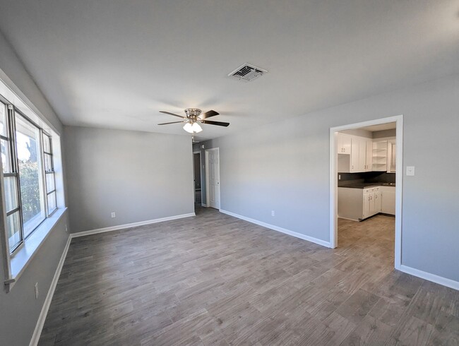 Building Photo - Newly Remodeled South Bossier Home