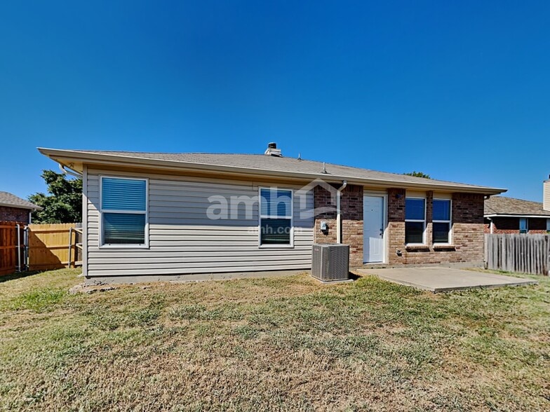 Building Photo - 1424 Evergreen St