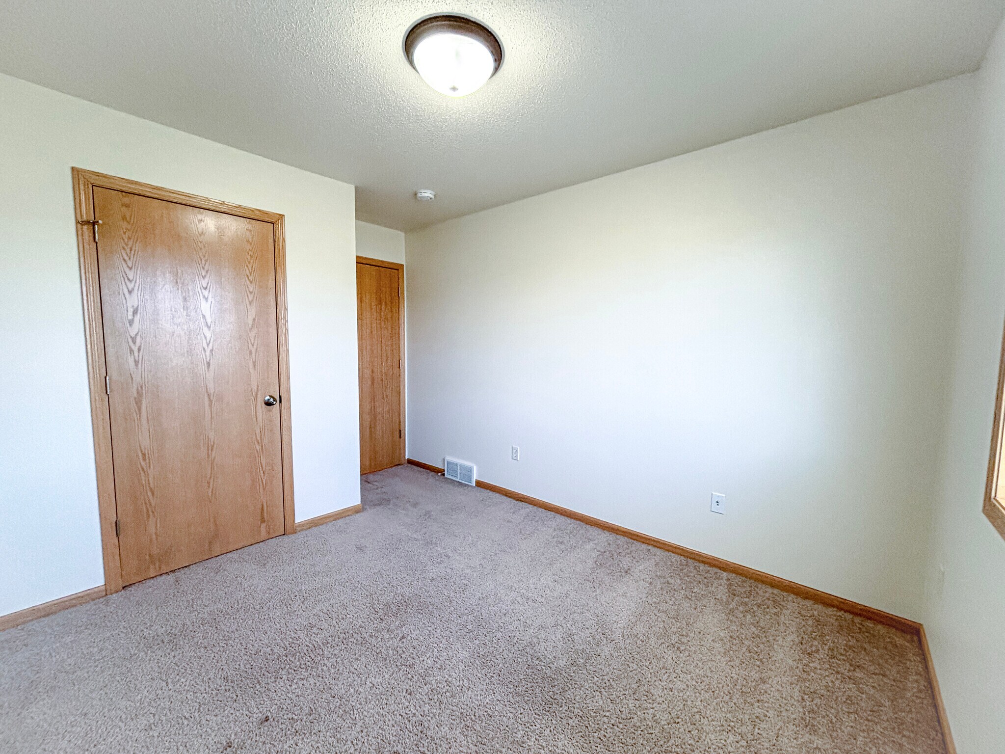 Building Photo - 5564 165th St E