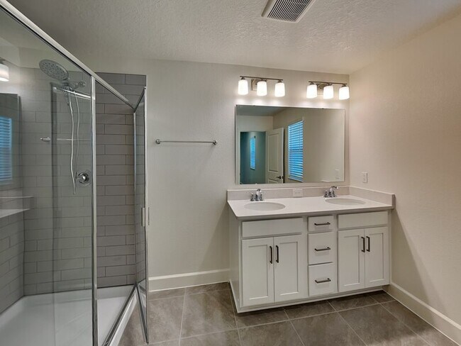 Building Photo - 3071 Sanctuary Dr