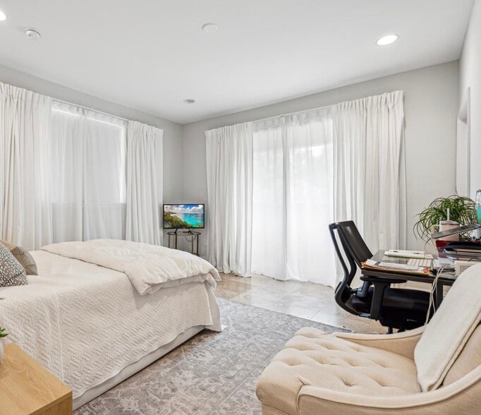 Building Photo - 3168 Ohio St