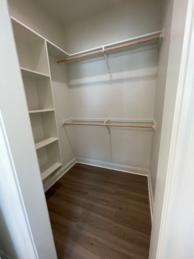 Building Photo - Luxurious NEW CONSTRUCTION 4/4.5 Home Near Baylor Campus!