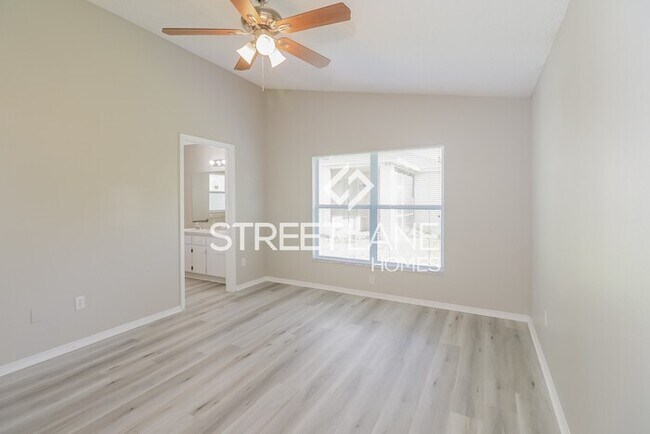 Building Photo - ONE MONTH FREE!!