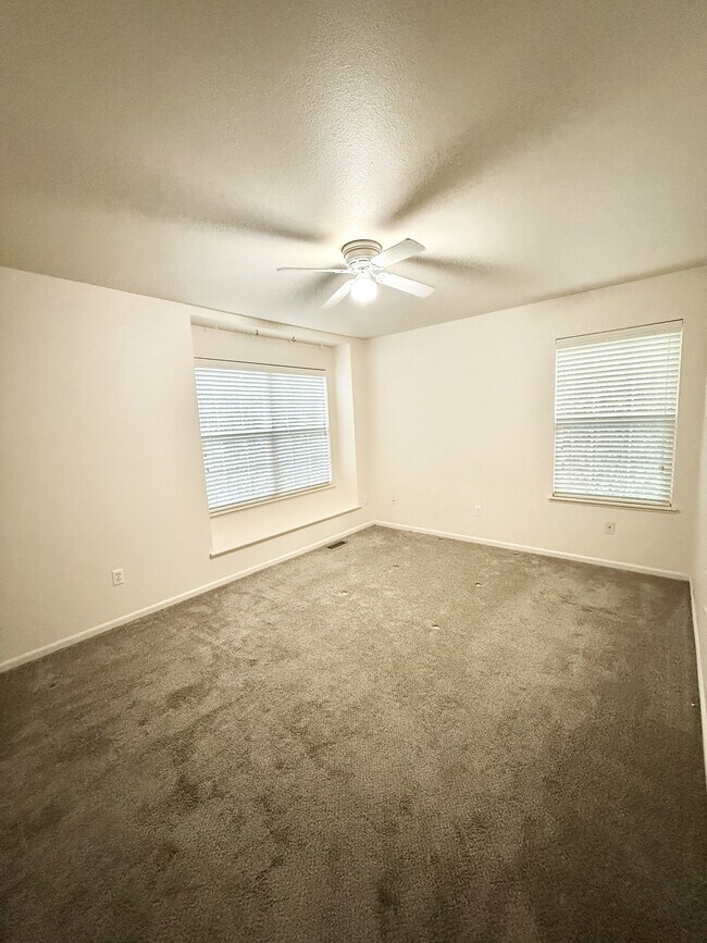 Building Photo - 4527 Starflower Dr