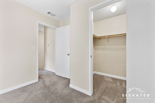 Building Photo - 8244 Windmill Farms Dr