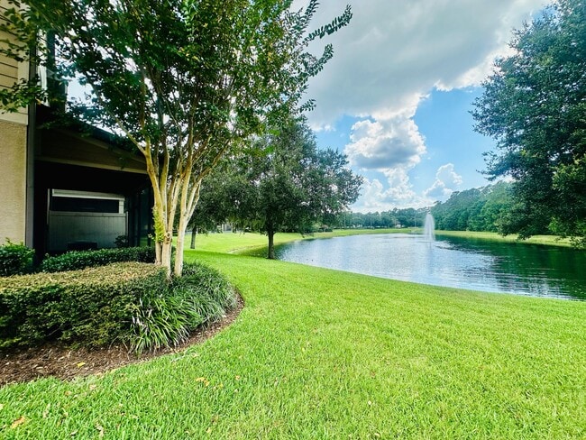 Building Photo - 3 BR 2.5 BA   TOWNHOME  - Bayberry Subdivi...