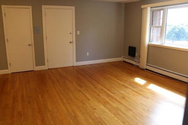 Building Photo - 43 Jacqueline Rd