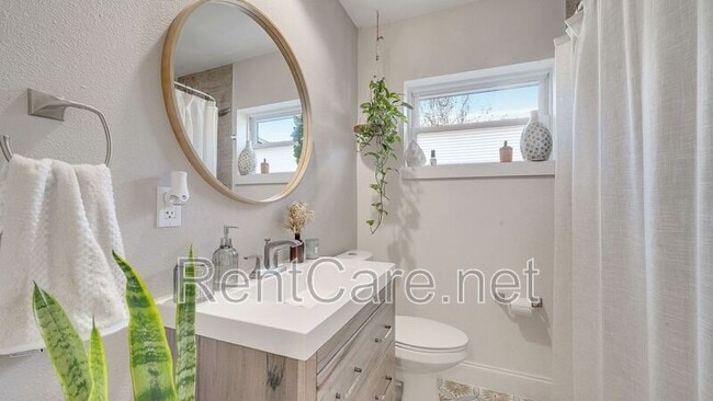 Building Photo - 8008 Lake Eve Dr