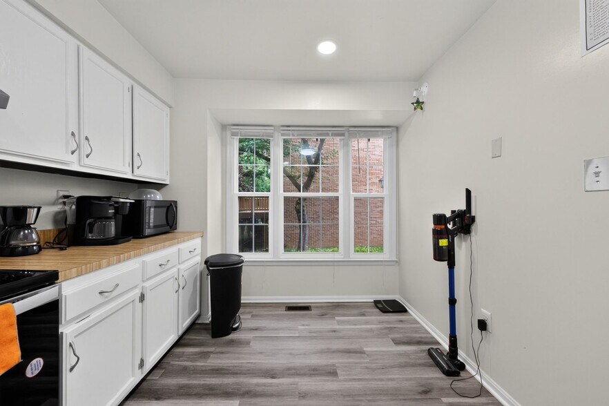 Building Photo - 10946 Rampart Way