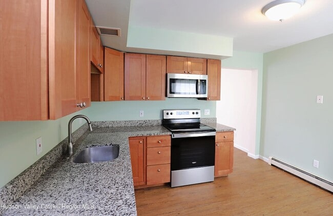 Building Photo - 87 Delaware St