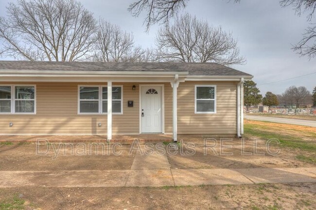 Building Photo - 509 E Quincy St