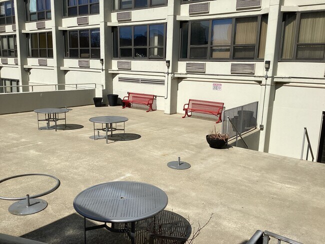 Building Photo - 5100 N Marine Dr