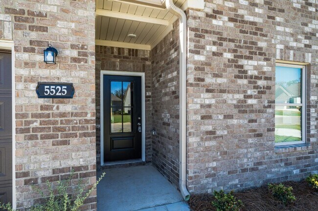 Building Photo - 5525 Blue Jay Cir