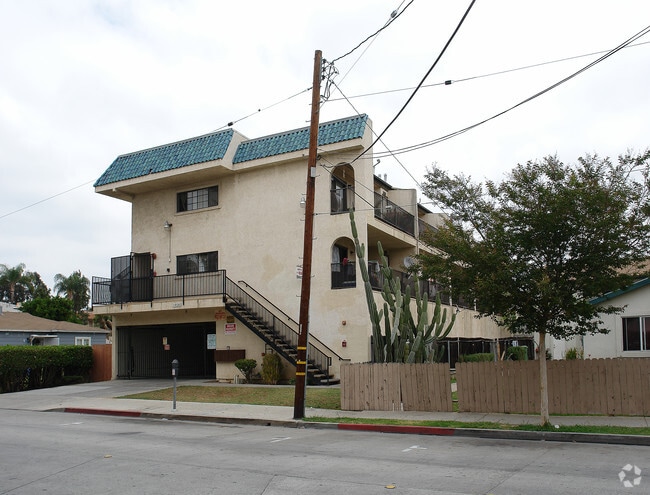 Building Photo - Parton Apartments