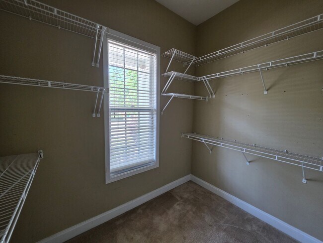 Building Photo - 177 Mill House Ln