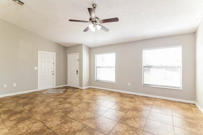 Building Photo - 637 Baldwin Dr