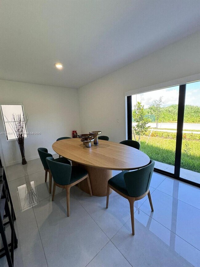 Building Photo - 1301 NW 3rd St