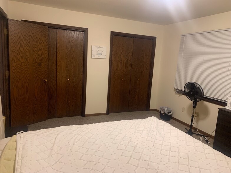 Building Photo - 912 W MacArthur Ave