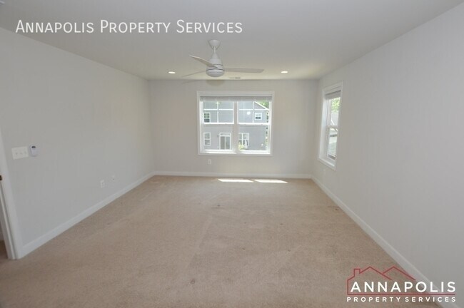 Building Photo - 503 Highland Dr