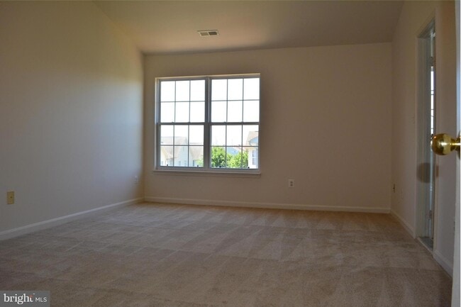 Building Photo - 2518 James Maury Dr