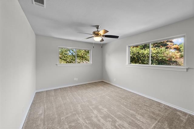 Building Photo - 207 Fresh Meadow Dr