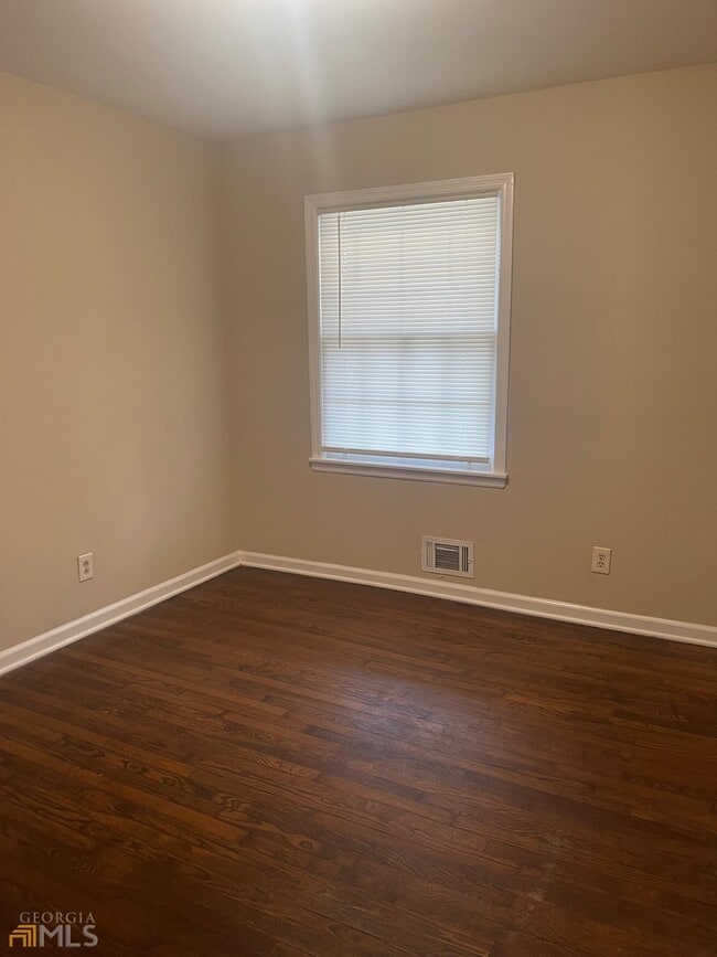 Building Photo - 808 S Nottingham Rd