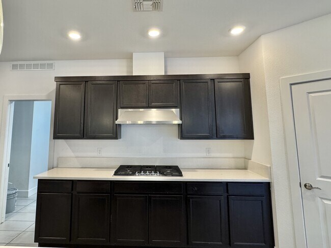 Building Photo - 8732 S Black Cordon Rd