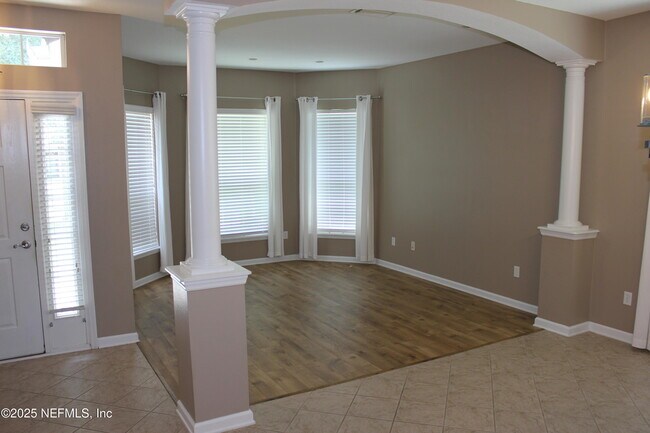 Building Photo - 5955 Wind Cave Ln