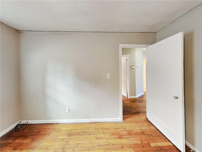 Building Photo - 369 Enota Pl SW