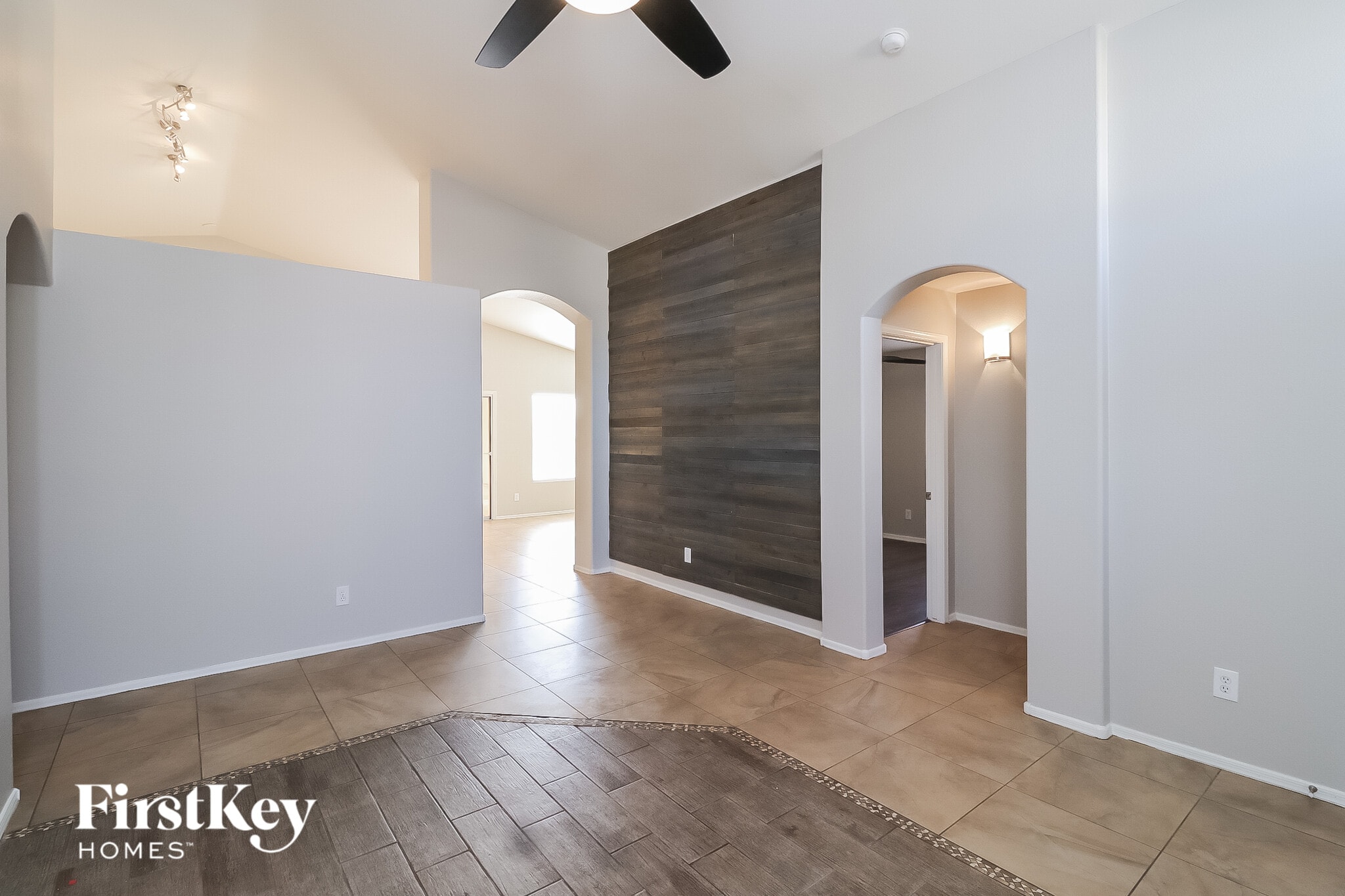 Building Photo - 12557 W Holly St