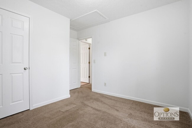 Building Photo - Cul-de-sac home ready to move in!