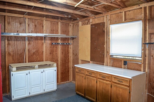 Building Photo - Central Hot Springs Village/Home/Unfurnished