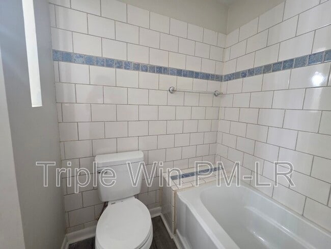 Building Photo - 608 W Martin St