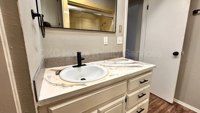 Building Photo - 6713 Lyrewood Ln