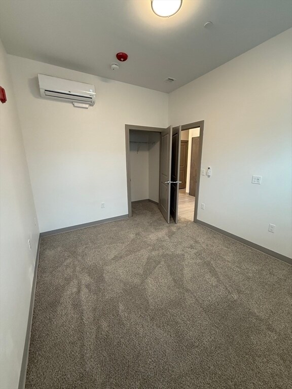 Building Photo - 626 Main St