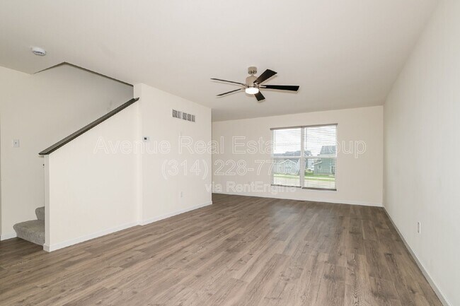 Building Photo - 6 Snowdrop Ct