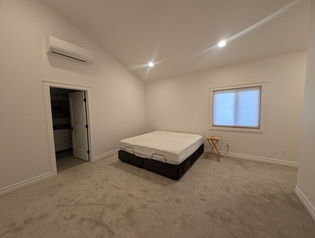 Building Photo - 2448 Le Clerc Rd S
