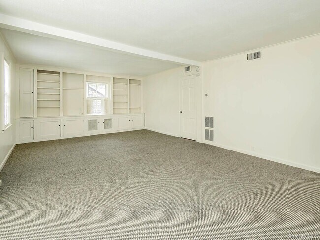 Building Photo - 230 Bayville Rd