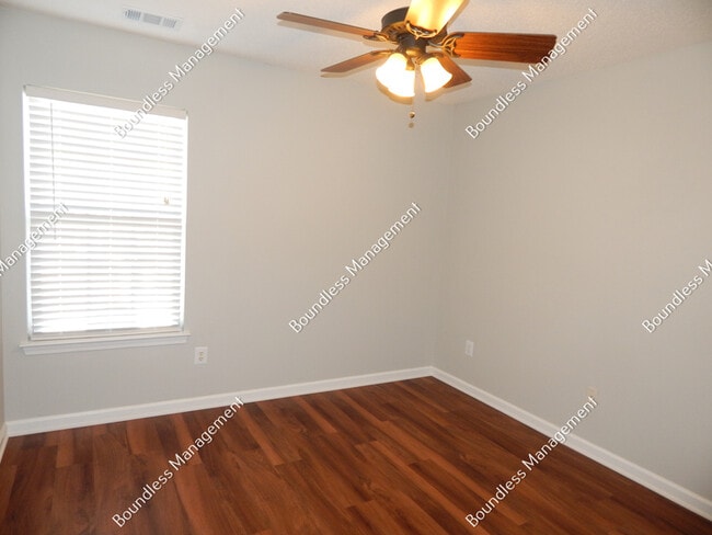 Building Photo - 353 Azalea Cir