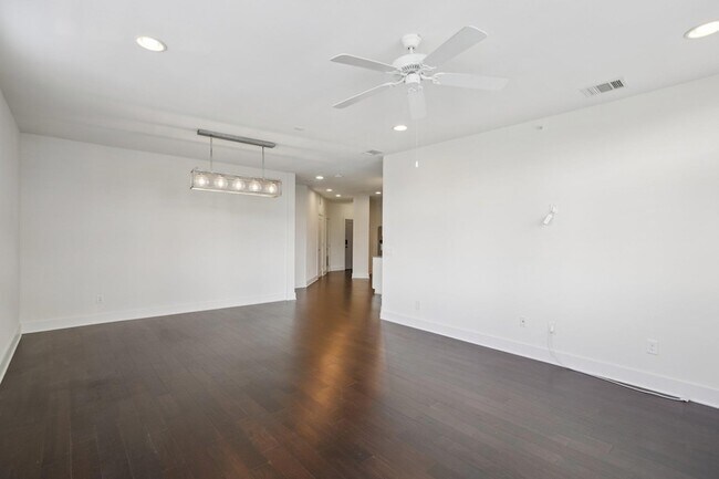 Building Photo - 908 Nueces St