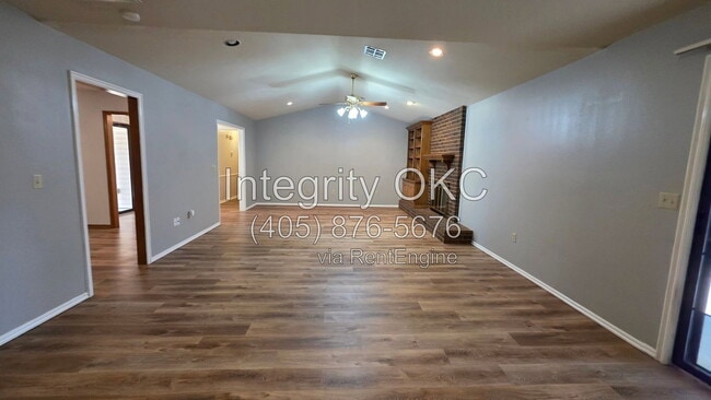 Building Photo - 1301 Newbury Dr