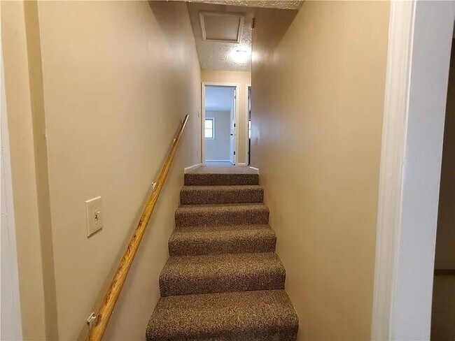 Building Photo - 33 Resty Hughes Cir