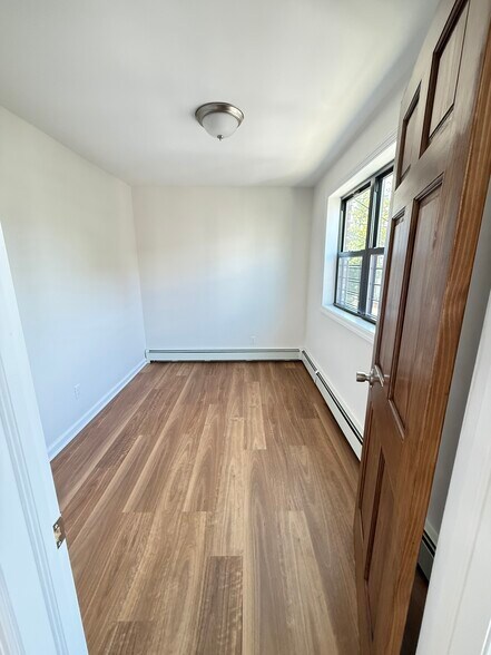 Building Photo - 1207 30th Dr