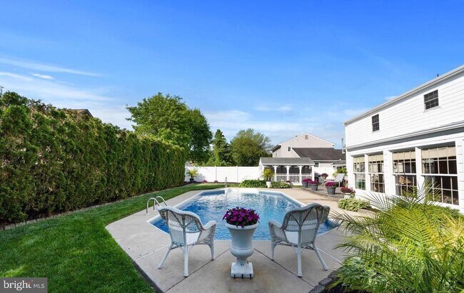 Building Photo - 5 Greenleigh Cir